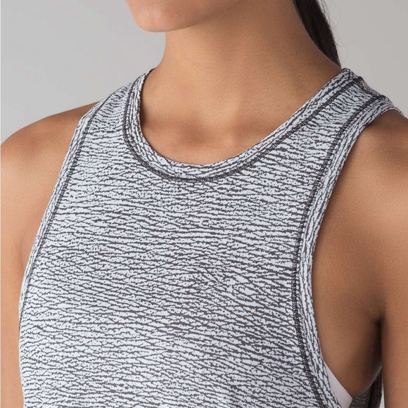 Lululemon Squad Goals Tank, size 8/10 - Picture 2 of 9
